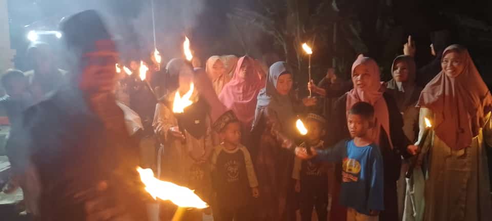 Semarak Tahun Baru Islam 1446 Hijriyah, Ratusan Warga Pasir Angin Cilegon Tumpah Ruah Ke Jalan