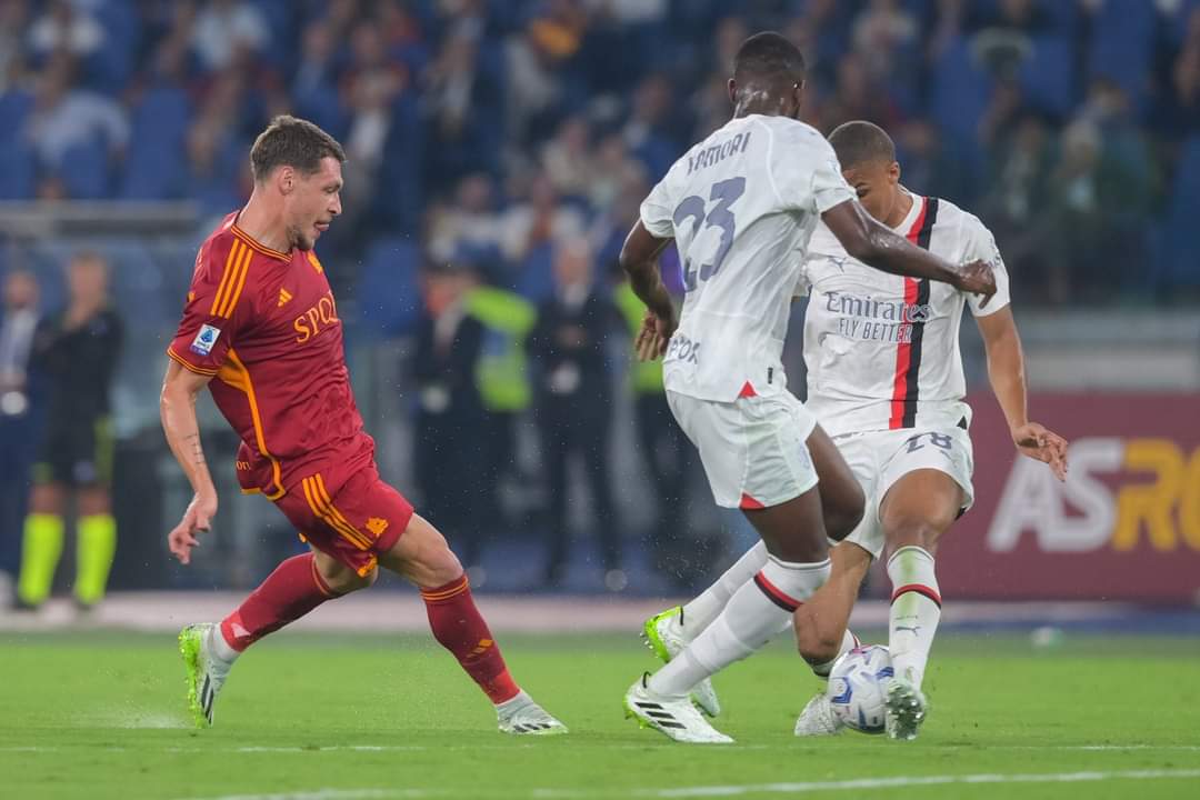 Milan Tumbangkan Roma di Kandang