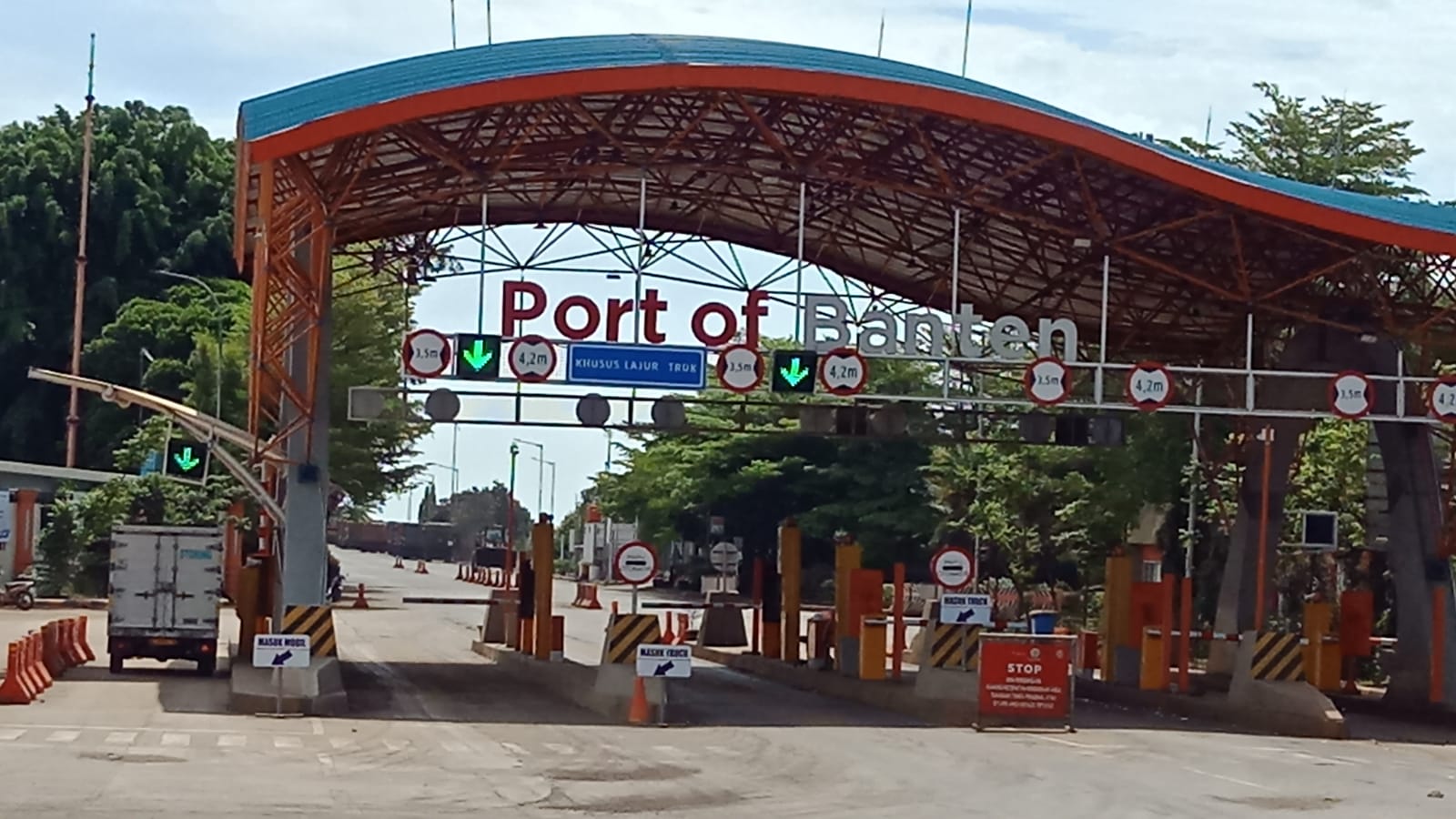 Penyebrangan Pelabuhan Pelindo Tutup, Pemudik Kembali Melalui Merak