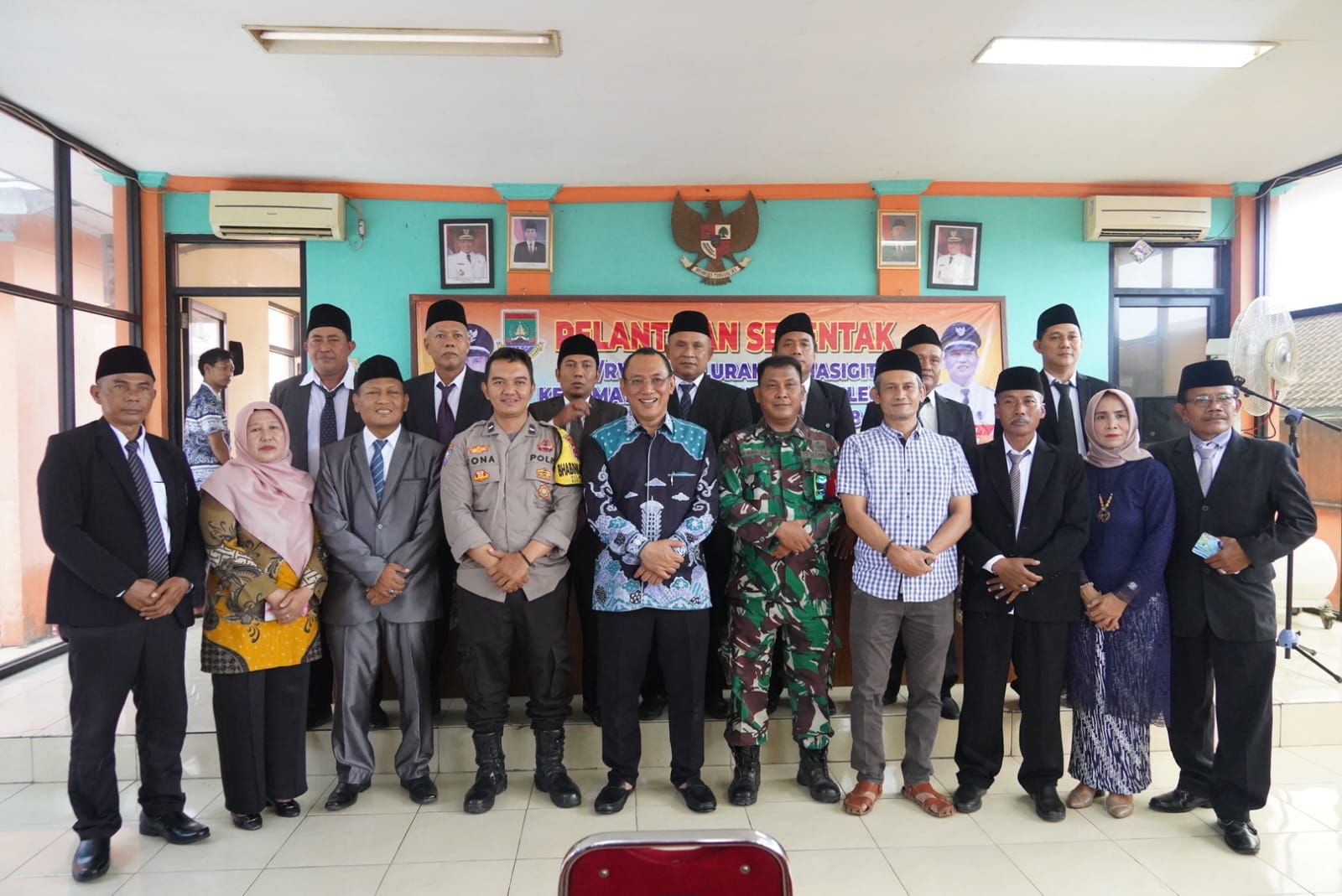 Lantik Pengurus RT RW Kelurahan Masigit, Helldy: Minta Tingkatkan Pelayanan Prima