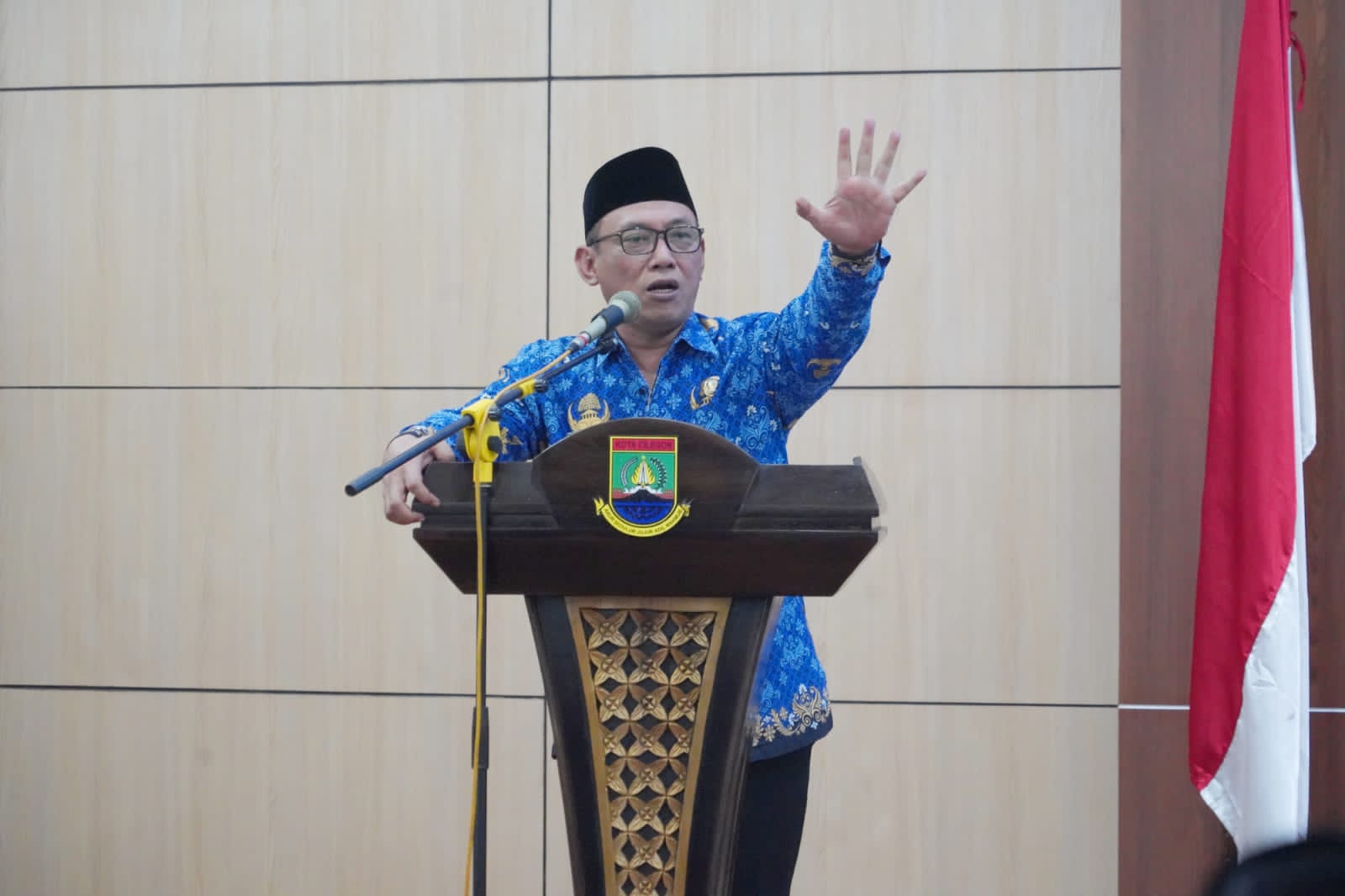 Helldy Minta Petugas Kependudukan Bekerja Profesional