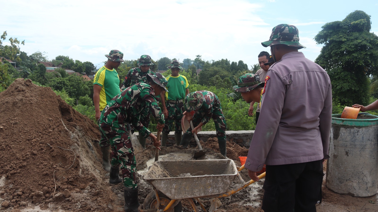 Hari Kedua TMMD, TNI Mulai Bangun Pekerjaan Fisik