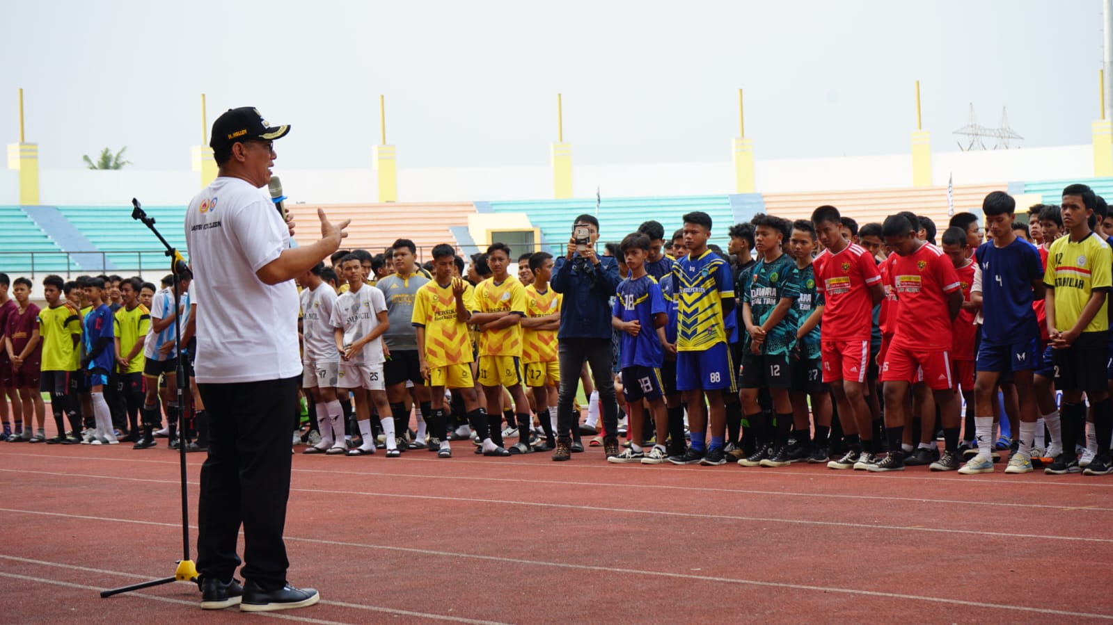 Helldy Buka Turnamen Sepak Bola Piala Walikota Cup