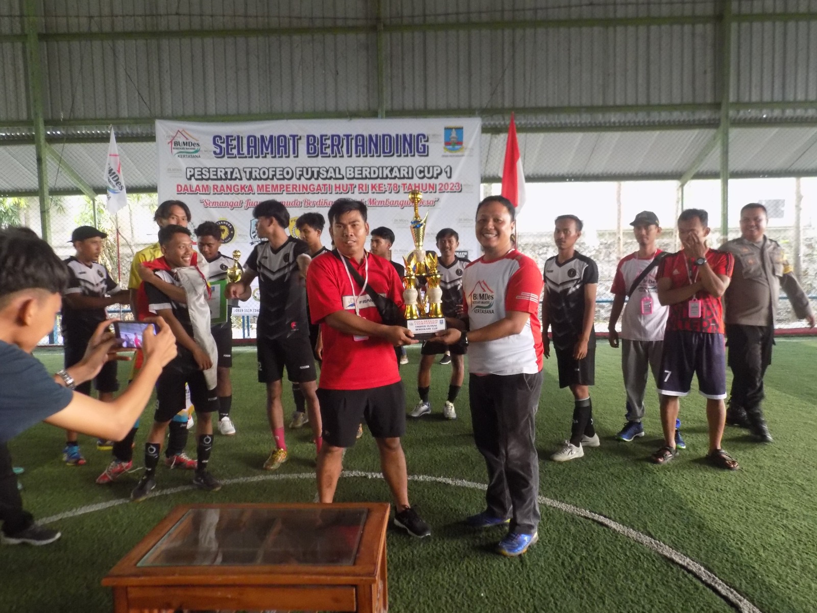 Semarak HUT RI Ke 78, Bumdes Kertasana Bojonegara Gelar Turnamen Futsal Antar Kampung