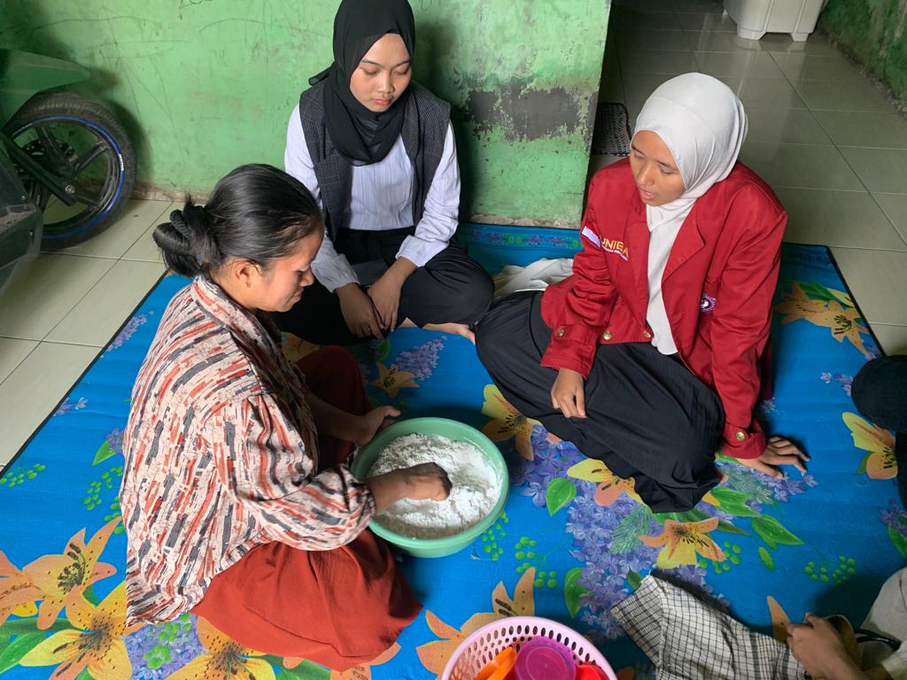 Mahasiswa KKM Kelompok 24 Uniba Fasilitasi UMKM Daftarkan Sertifikasi Halal dari Kemenag