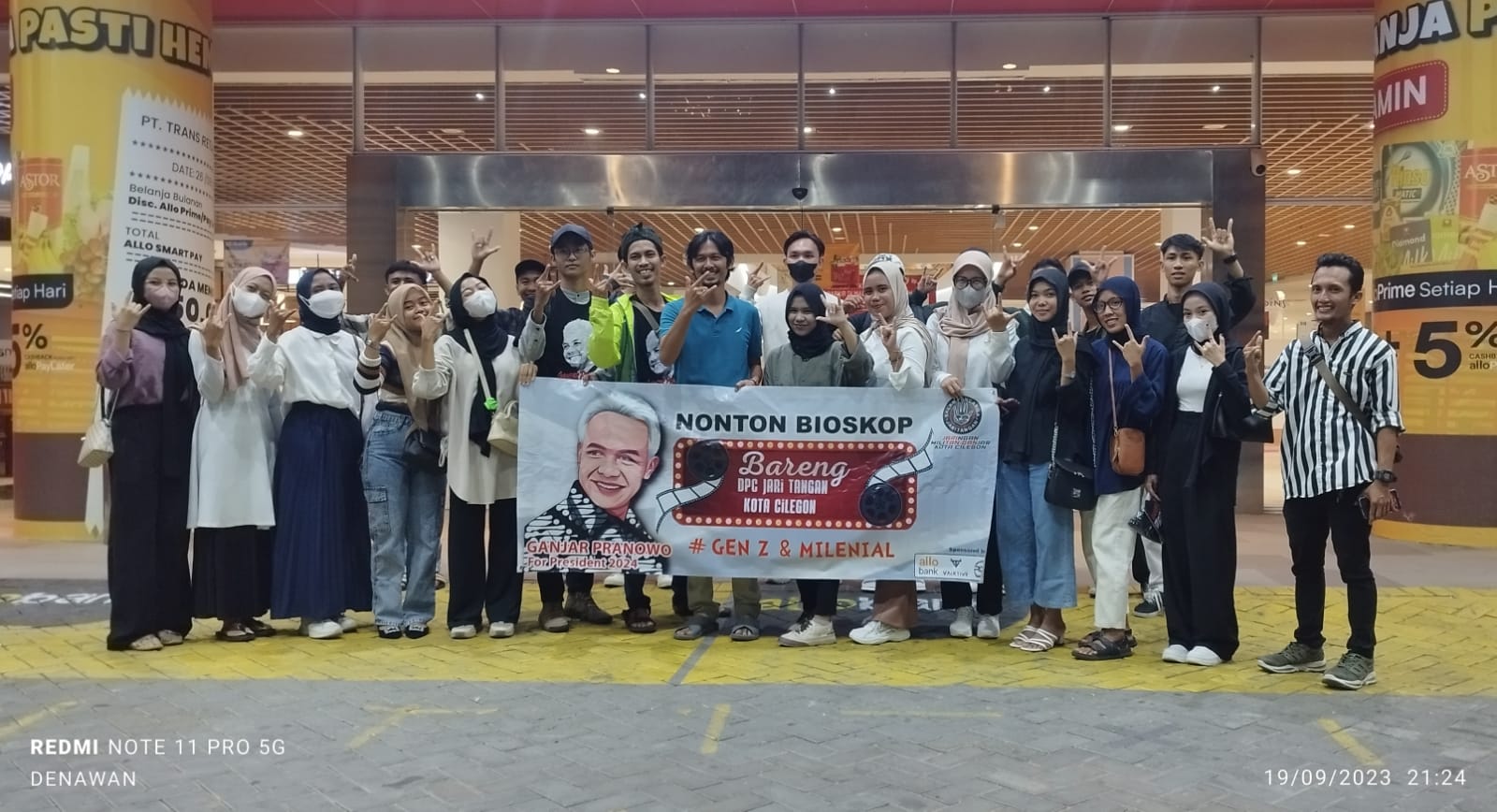 Relawan Jaringan Militan Ganjar Cilegon Nobar di Bioskop Bersama Gen Z