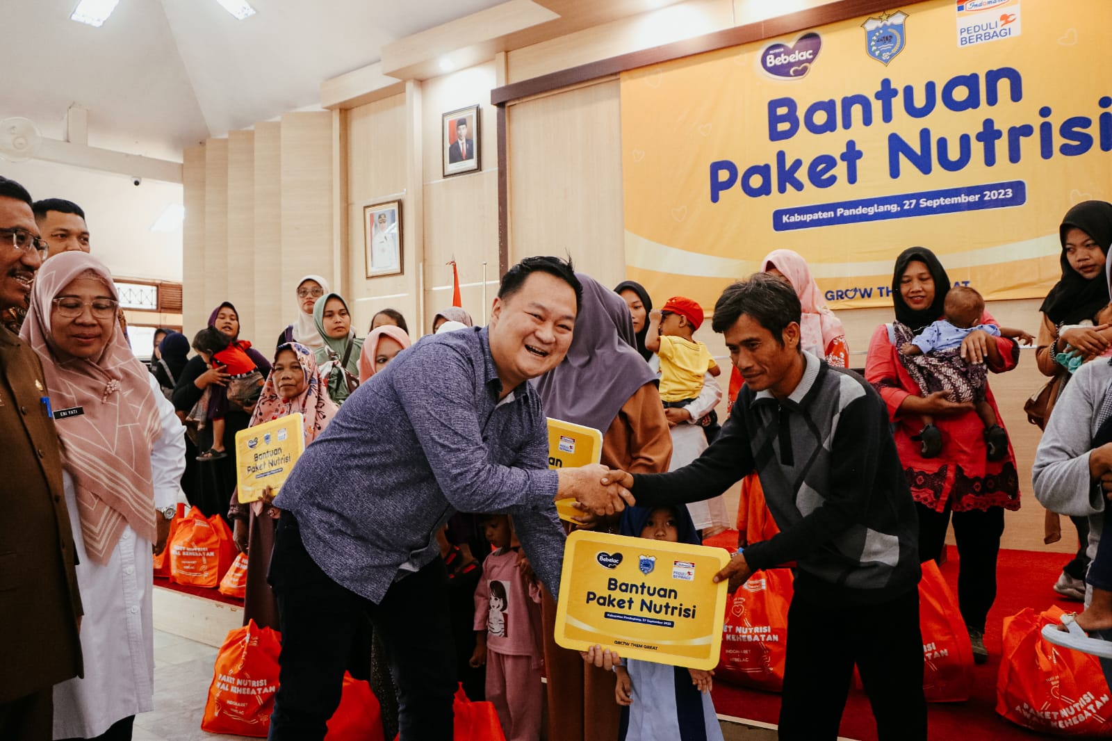 Dukung Anak Indonesia Tumbuh Hebat, Indomaret dan Bebelac Salurkan Paket Nutrisi Untuk Masyarakat  Pandeglang