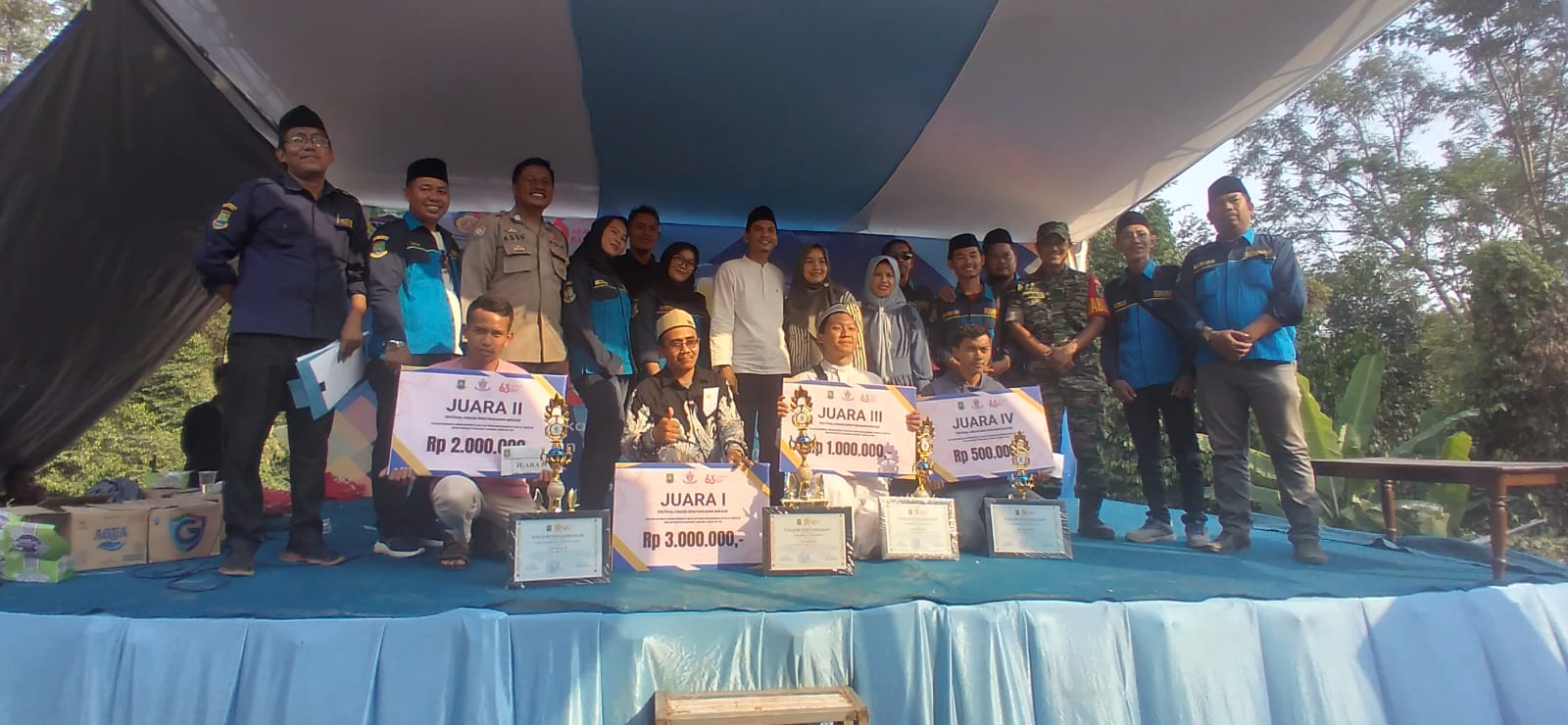 Warga Gerem Berlomba-lomba Kreasi Panjang Mulud