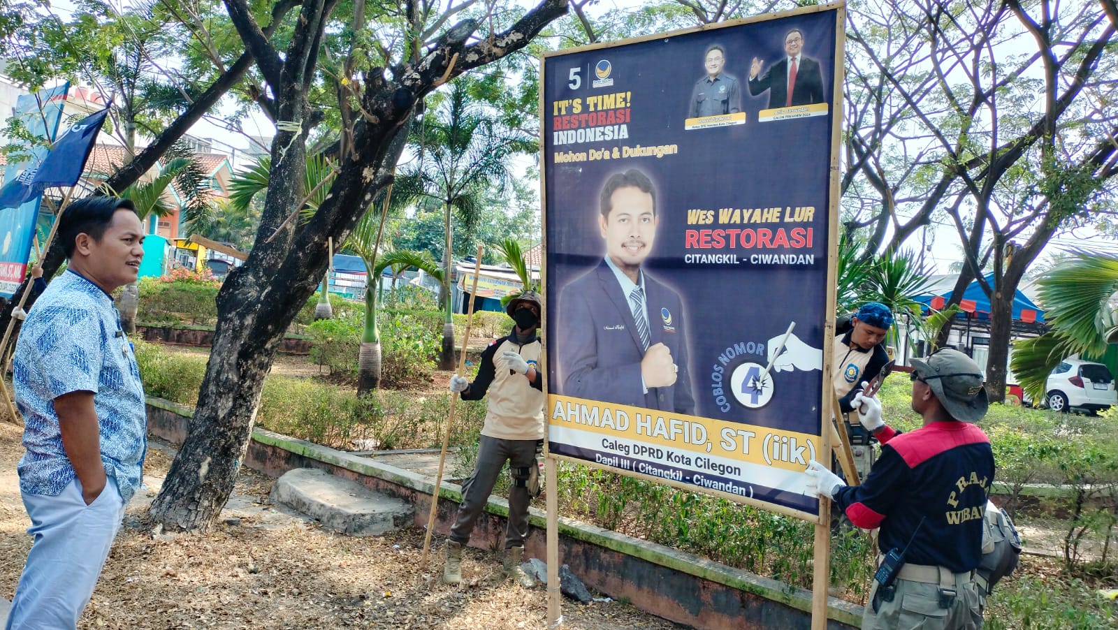 Tiga Hari Penertiban, Kecamatan Citangkil Angkut Ribuan APK