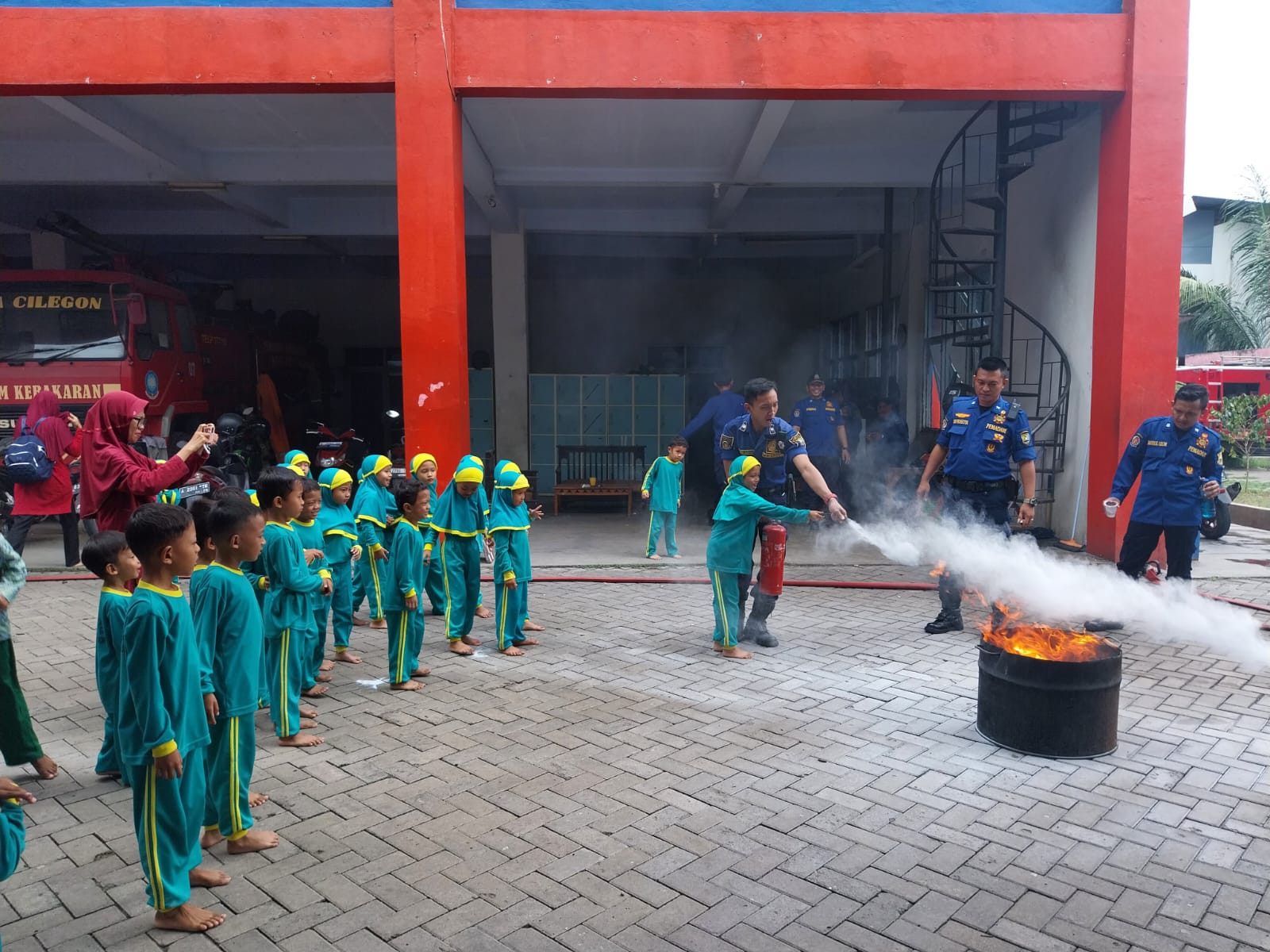 Damkar Cilegon Edukasi Cara Mencegah Kebakaran untuk Anak TK dan PAUD