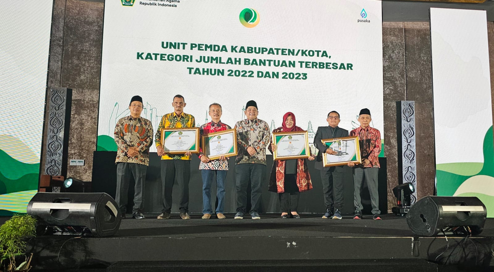 Perhatikan Guru Agama, Walikota Helldy Raih Penghargaan Kemenag RI