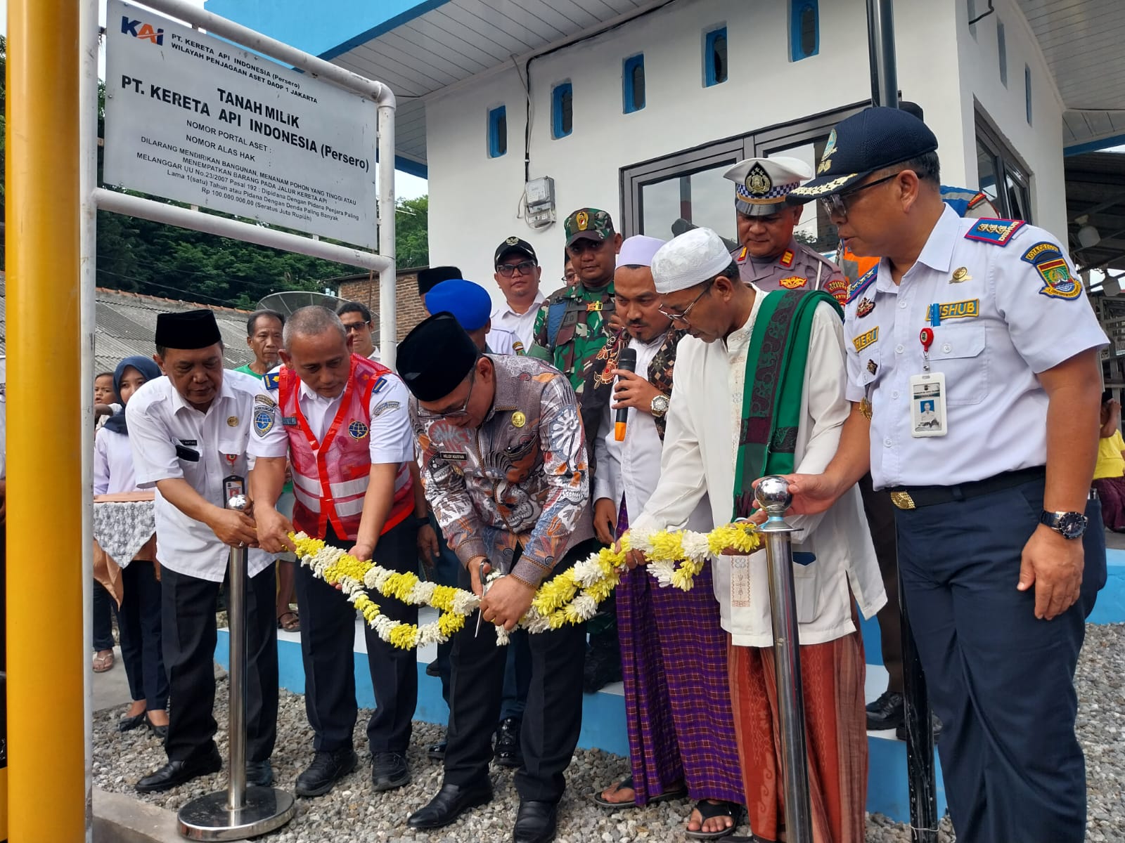 Empat Palang Pintu Perlintasan Kereta Api di Cilegon Diresmikan