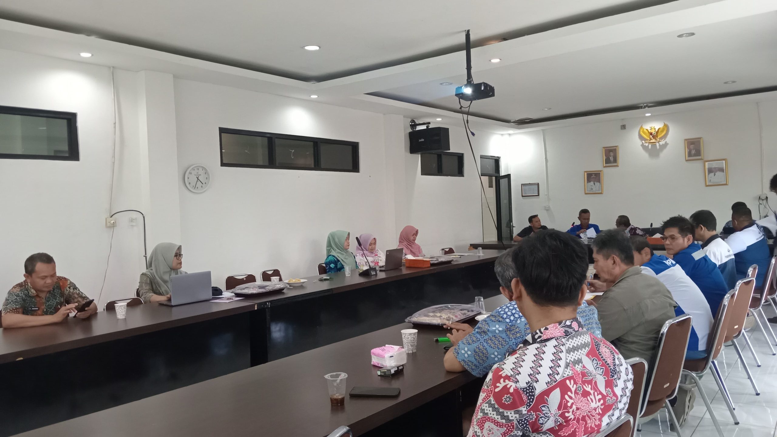 Serikat Pekerja dan Asosiasi Pengusaha Bertemu Disnaker Cilegon Bahas May Day 2024