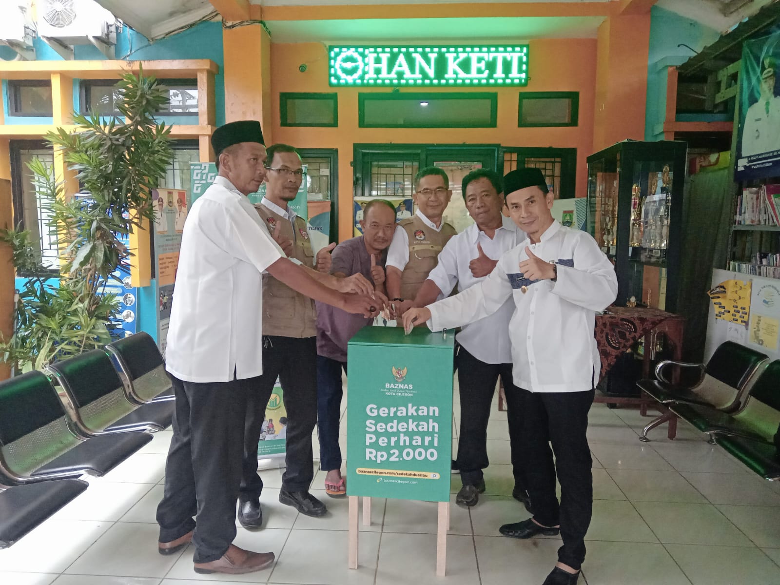 Ikuti Instruksi Walikota Cilegon, Kelurahan Ketileng Giatkan Gerakan Sedekah Rp2.000 perhari
