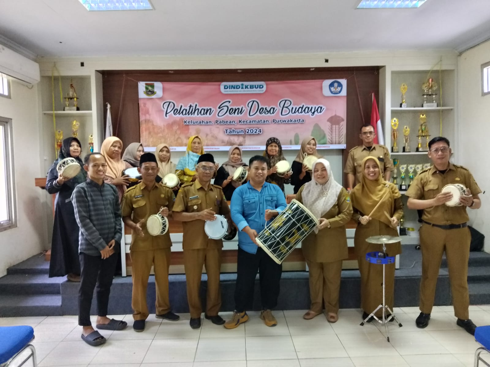 Dindikbud Kota Cilegon Lakukan Pembinaan Kesenian Bandrong Lesung dan Marawis di Kelurahan Pabean