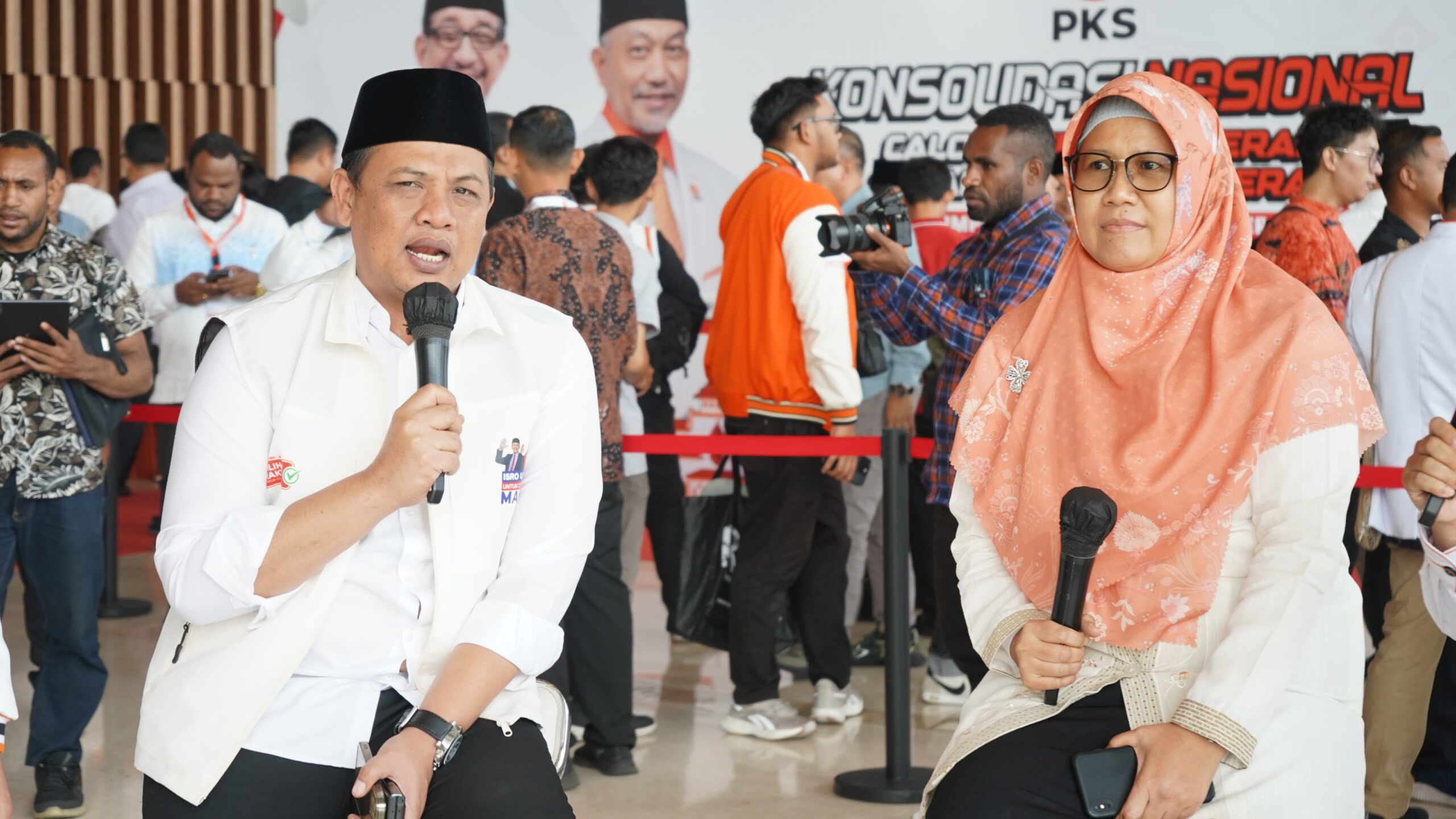 Isro – Uyun Dipastikan Dapat Mendaftar di KPU Cilegon