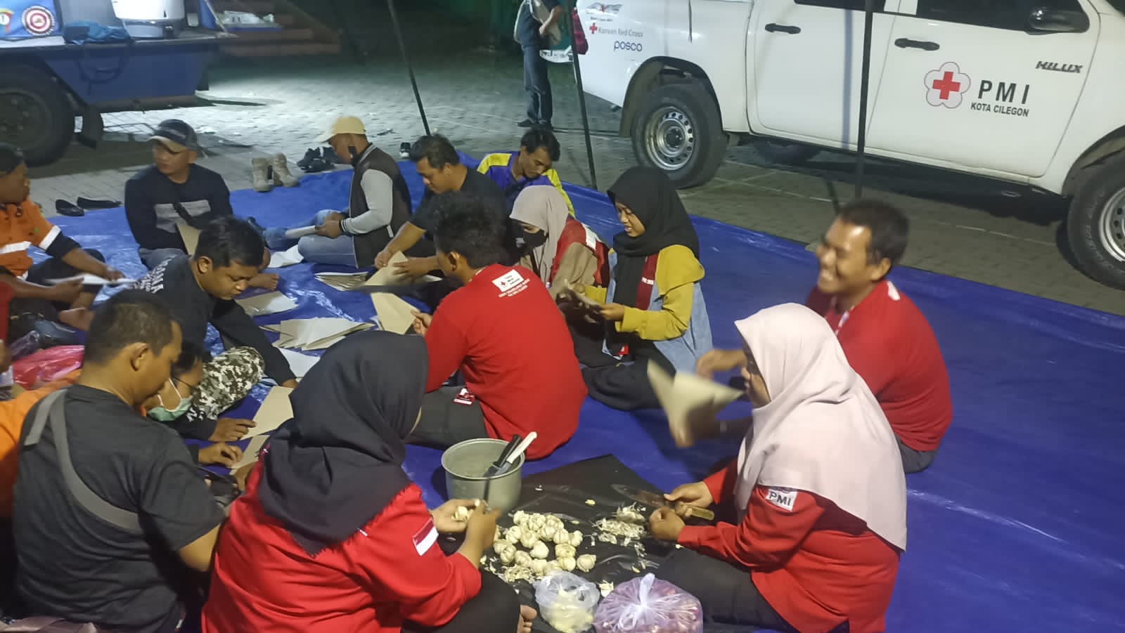 PMI Cilegon Buka Dapur Umum untuk Warga Terdampak Kebakaran TPSA Bagendung