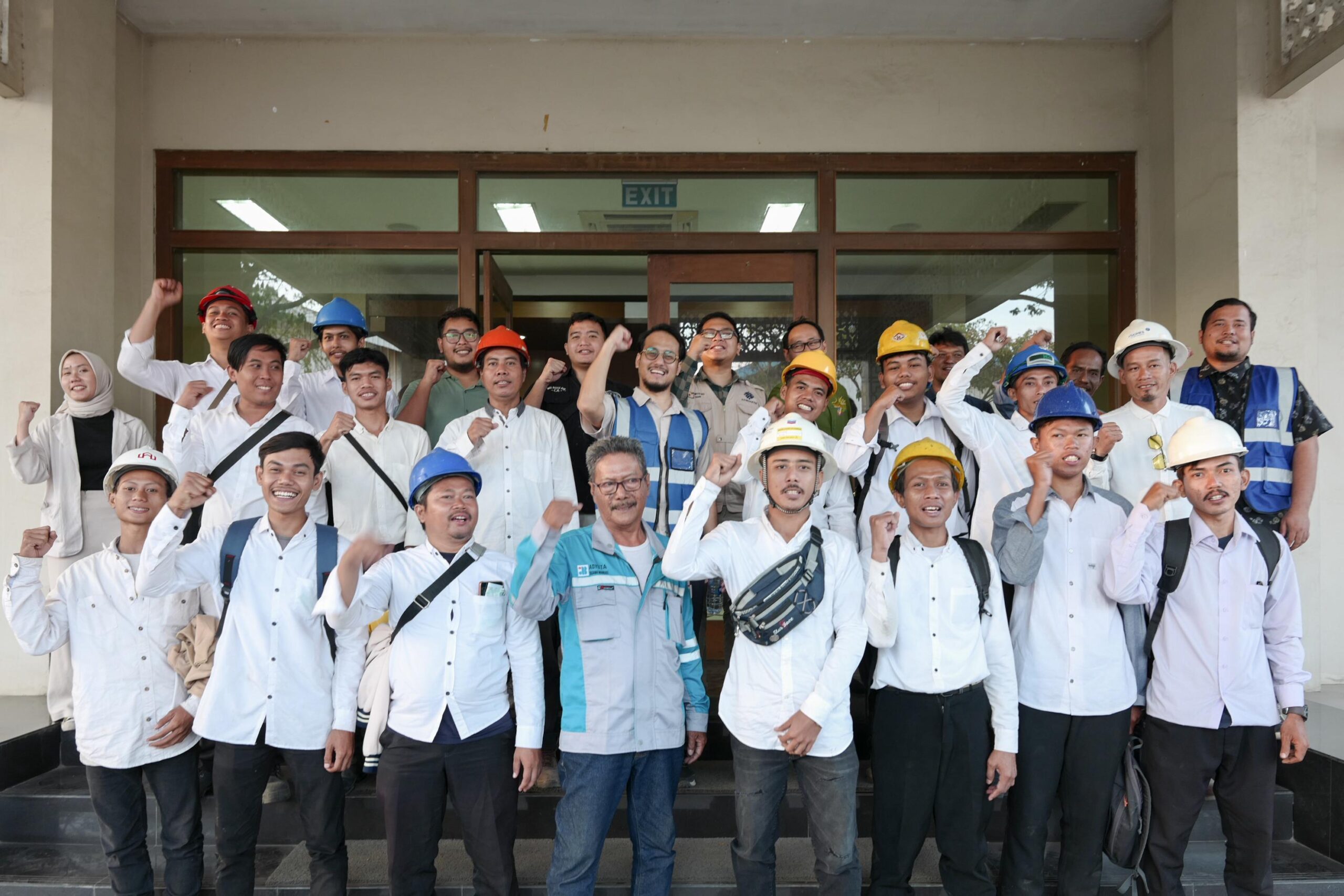 Calon Wakil Walikota Cilegon Fajar Hadi Latih Puluhan Pemuda Kompetensi Berbasis Industri