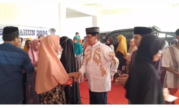 Keluarga Besar H. Deni Juweni Santuni Ratusan Anak Yatim dan Dhuafa