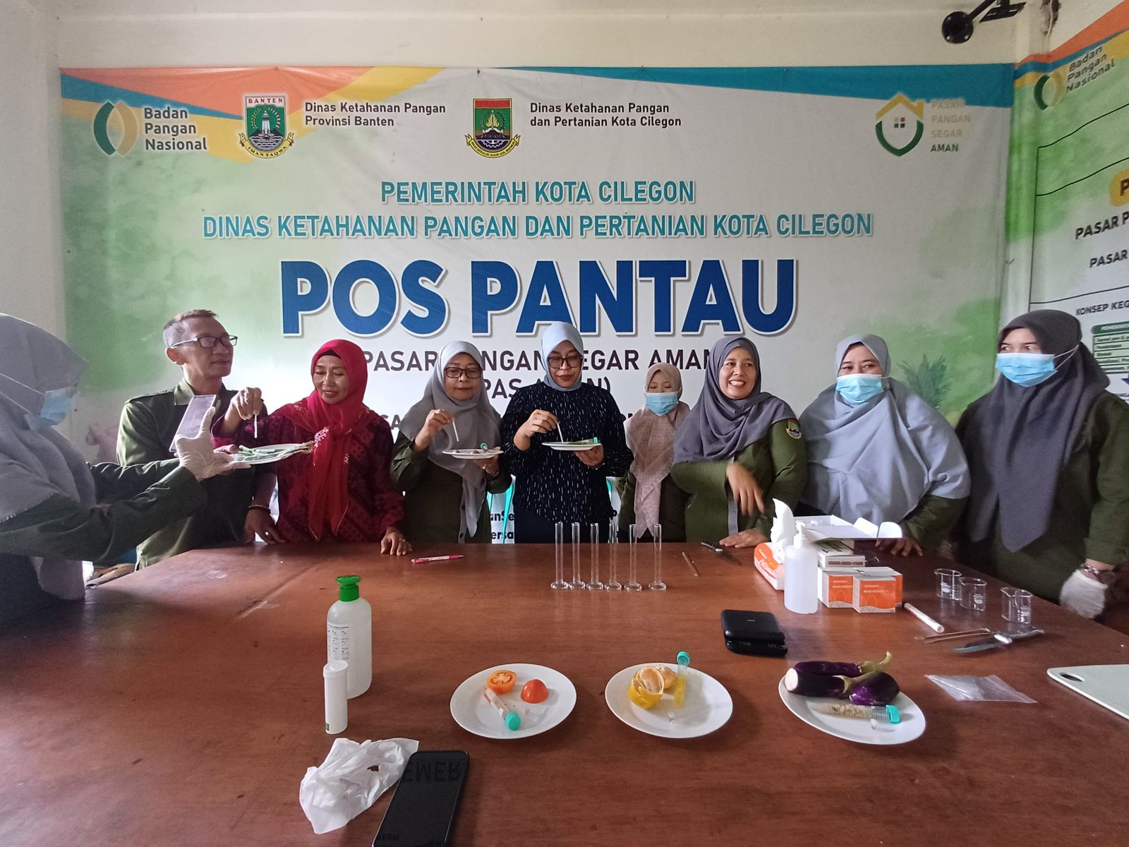 Jamin Keamanan Produk, Disperindag Cilegon Uji Lab di Pasar Blok F