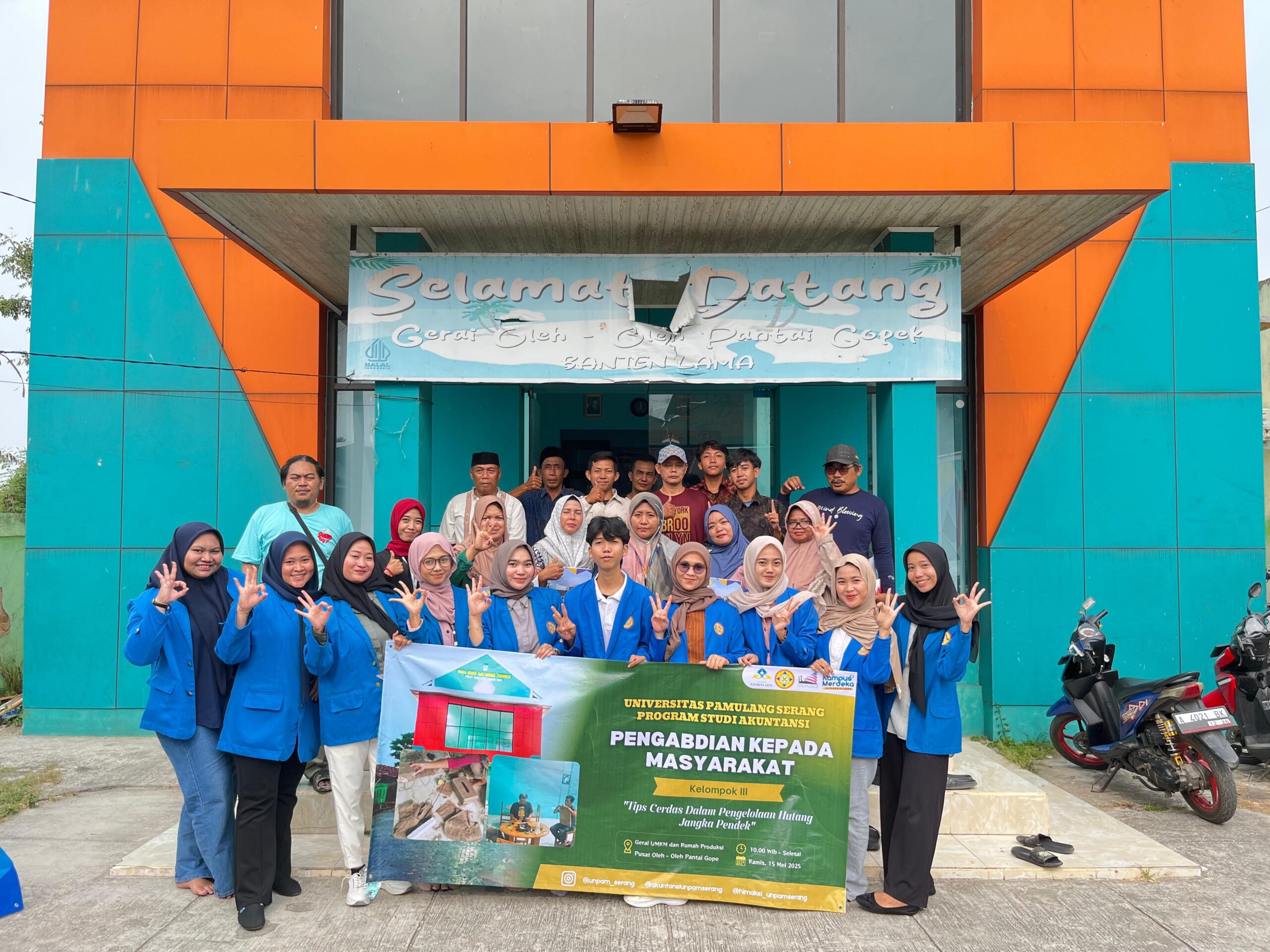 Pengabdian Kepada Masyarakat, Mahasiswa Unpam Serang Edukasi Pengelolaan Dana Hutang Bagi Pelaku UMKM Pantai Gope