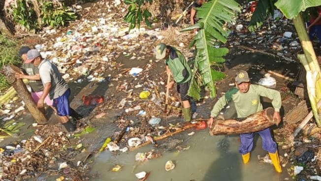 Pasukan Ijo Lumut Beraksi, Kali di Tamansari Cilegon Bebas dari Sampah