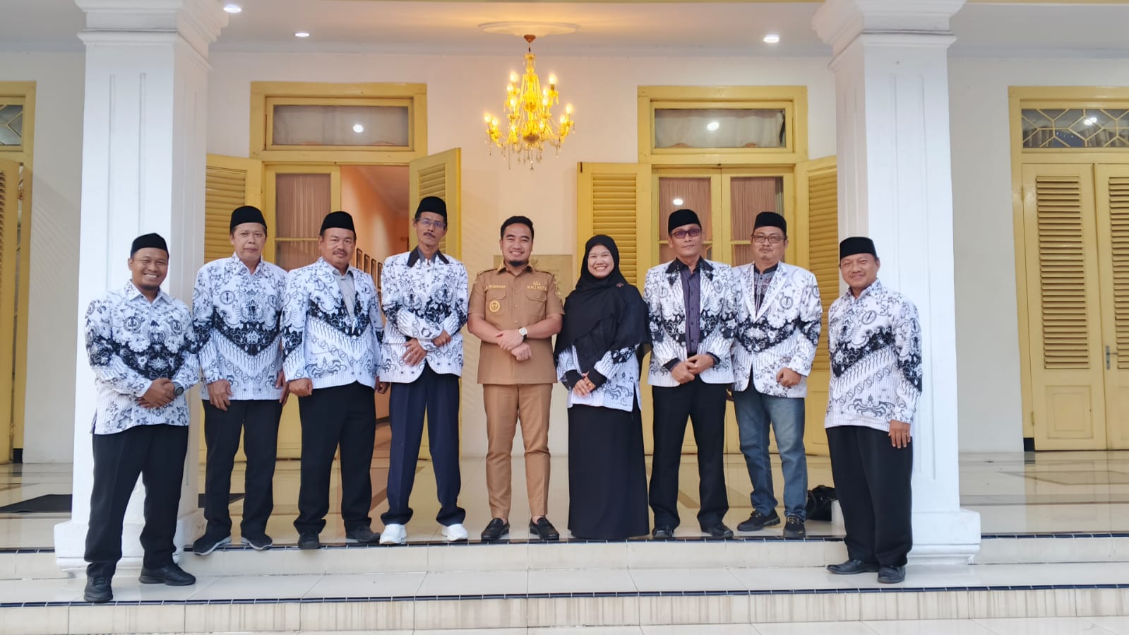 Sinergi Pendidikan: PGRI Kota Cilegon dan Walikota Robinsar Bahas Program Strategis