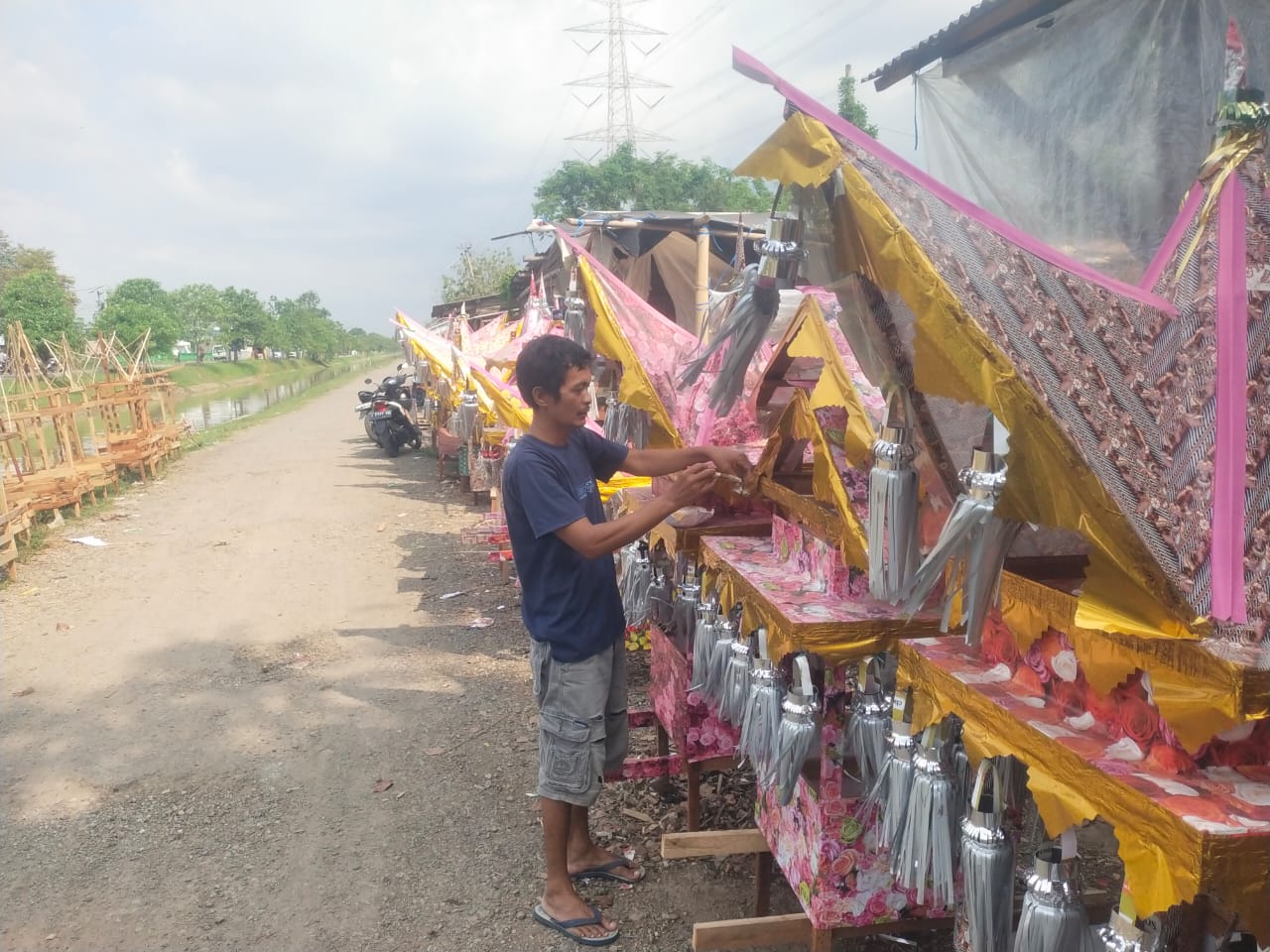 Pengrajin Panjang Mulud di Serang Optimis Penjualan Meningkat Jelang Puncak Maulid Nabi