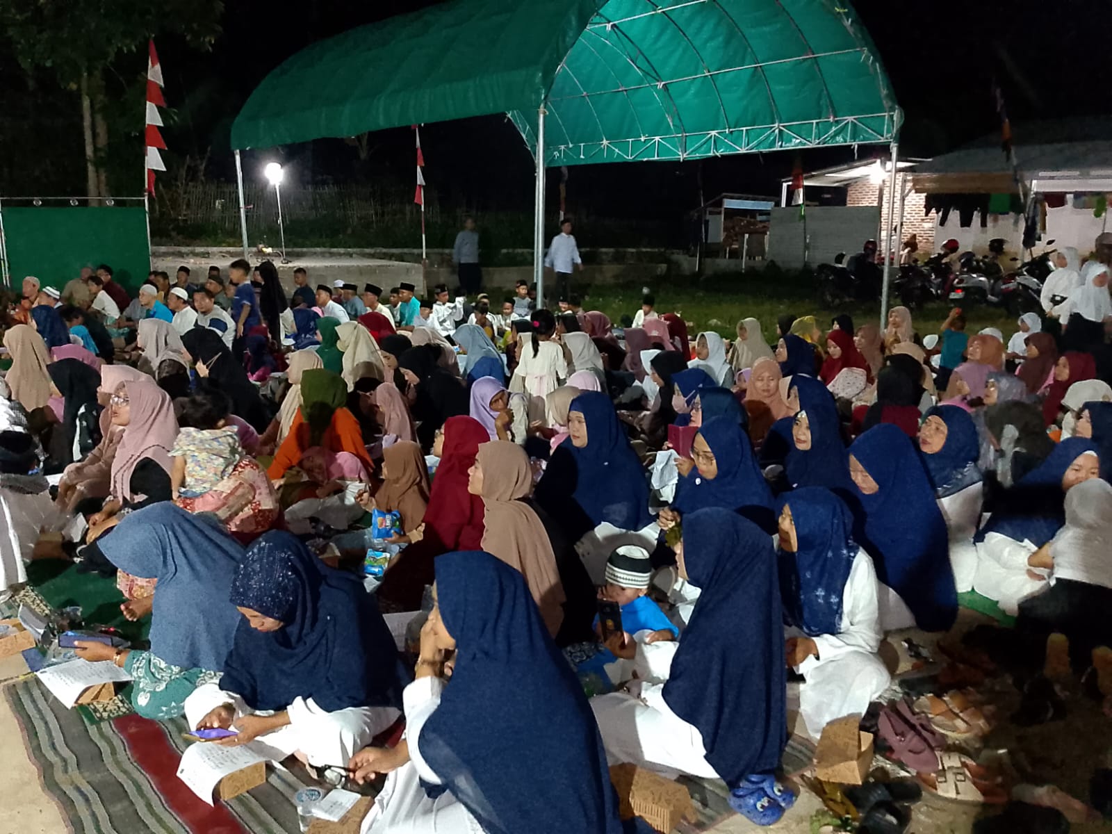 Ratusan Warga Hadiri Tabligh Akbar Maulid Nabi di Kiara Garden