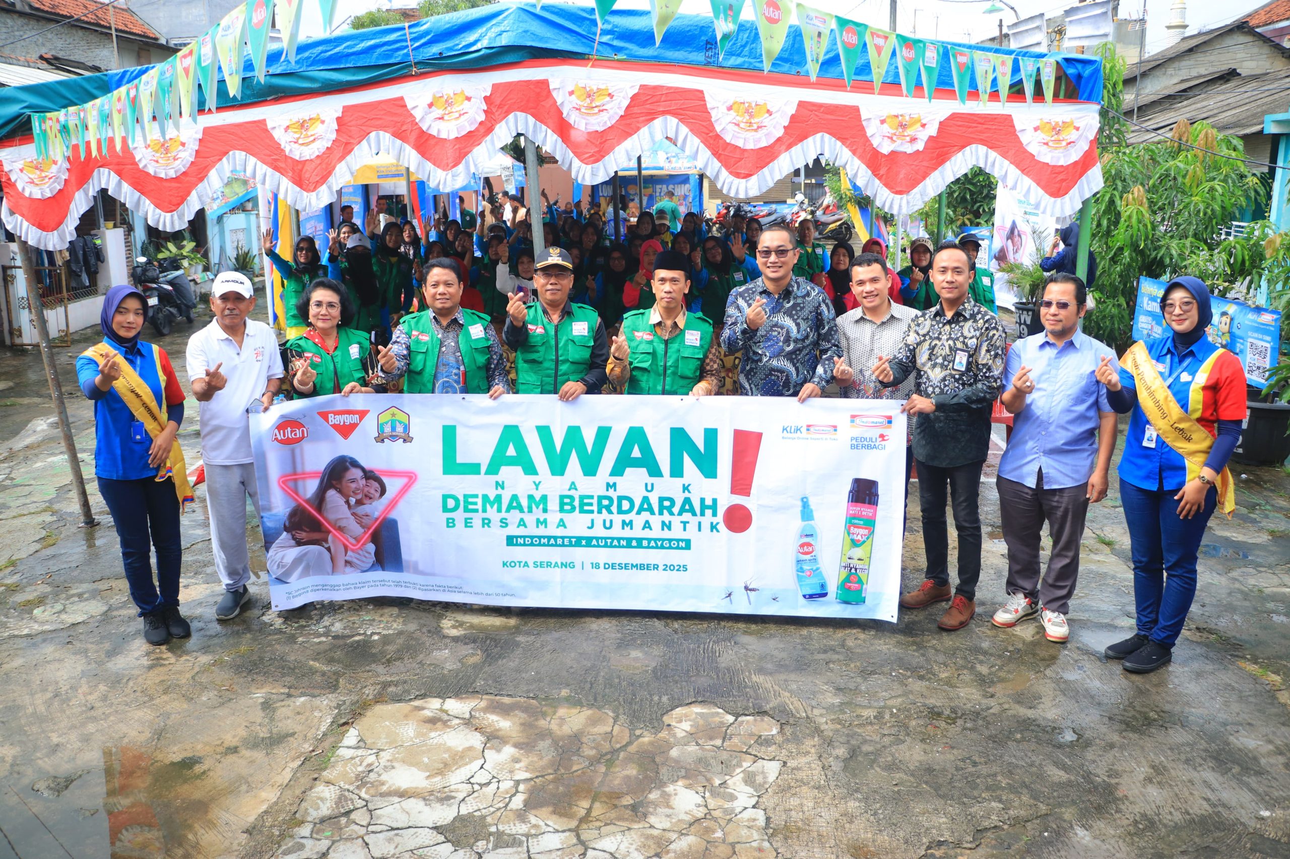 Gempur DBD, Indomaret Bersama Baygon dan Autan Gelar Aksi Berantas Jentik Nyamuk di Ciracas Kota Serang