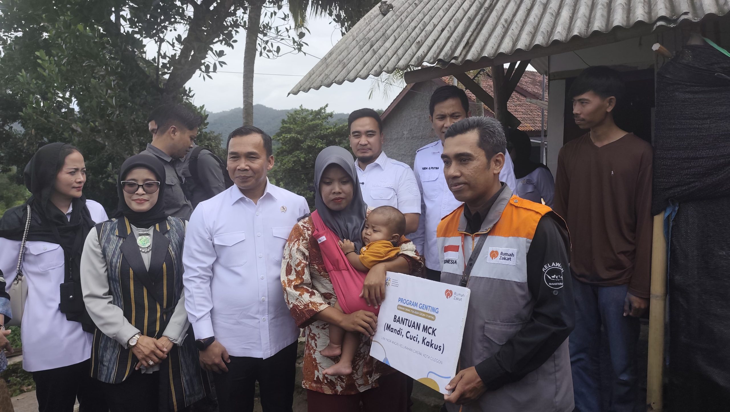 Kemendukbangga/BKKBN Bedah Rumah Keluarga Risiko Stunting di Cilegon