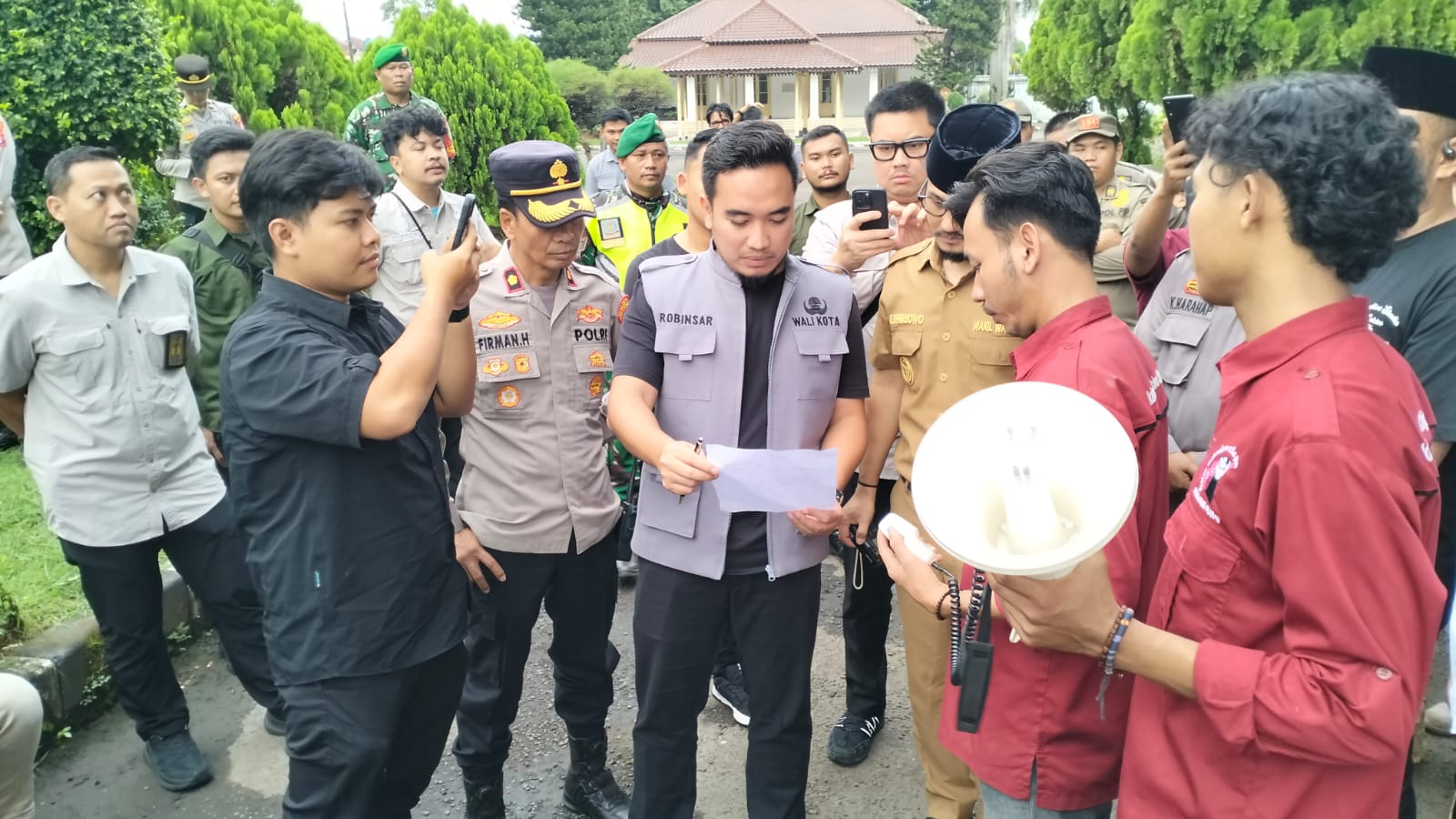 Wali Kota Cilegon Sambut Aspirasi Mahasiswa, Tegaskan Komitmen Pemerintah Terhadap Demokrasi Partisipatif