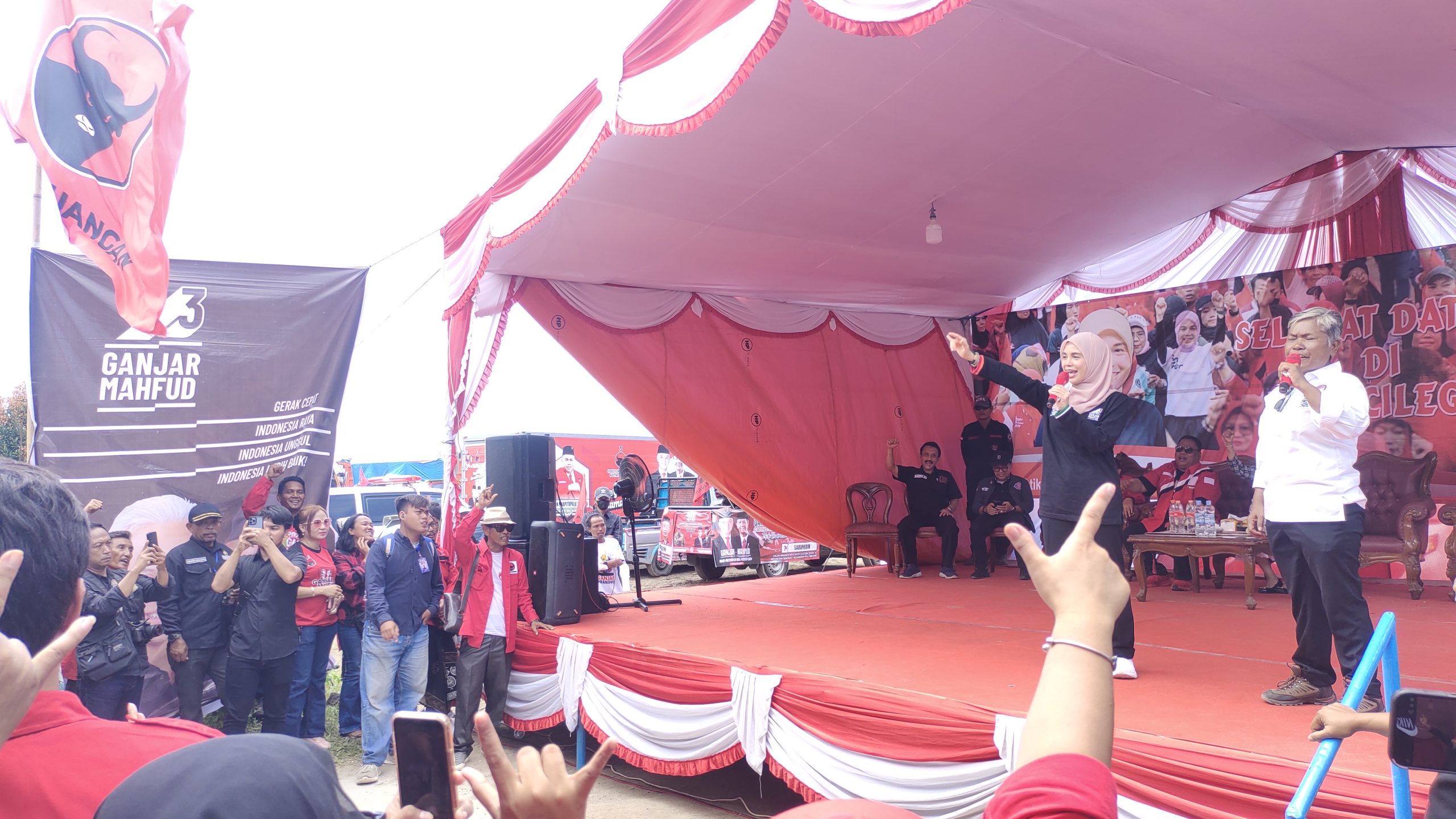 Temui Relawan di Pulomerak Cilegon, Siti Atikoh Minta Penghitungan Suara di TPS Dipelototi