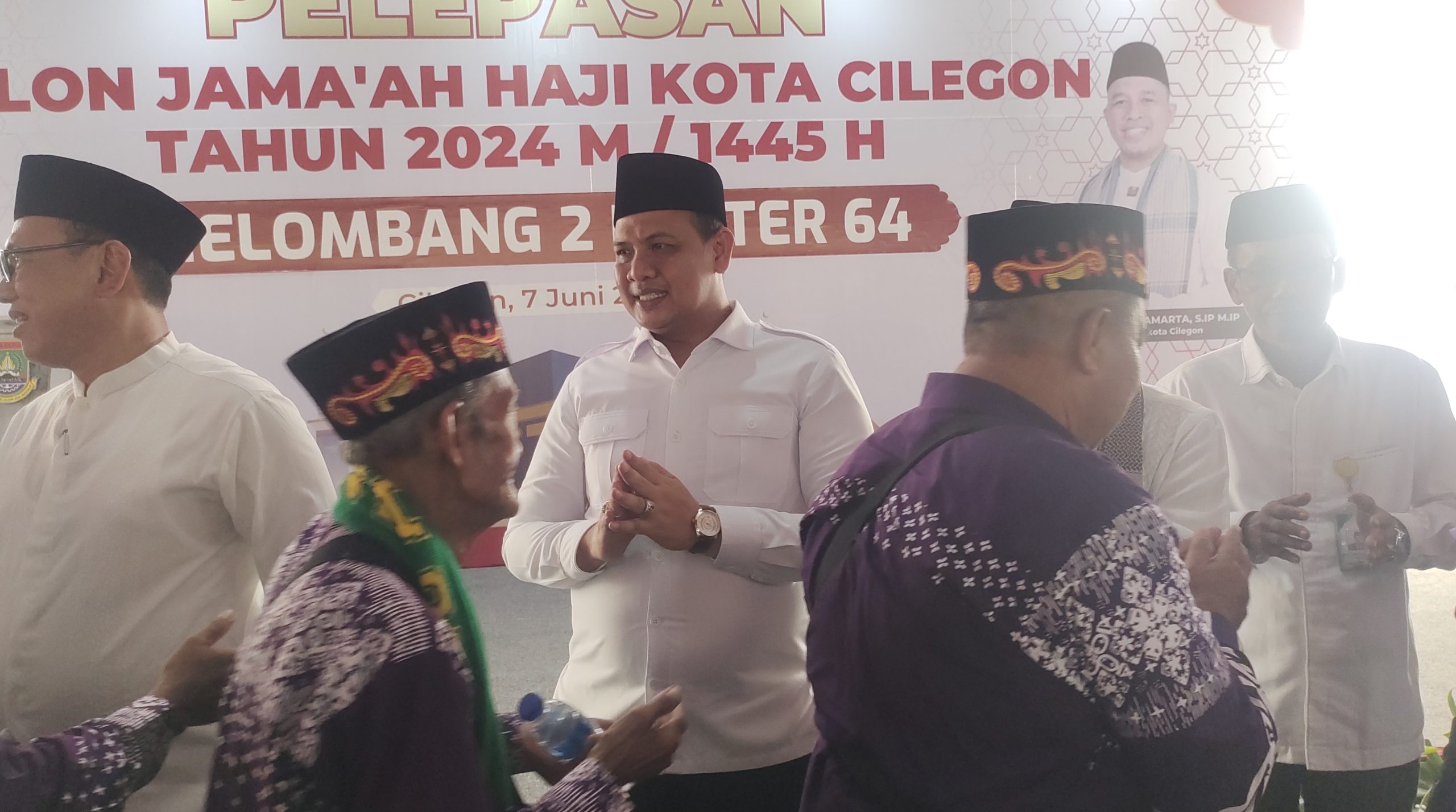 Ketua DPRD Cilegon Isro Mi’raj Minta Jemaah Haji Saling Bantu Antar Sesama
