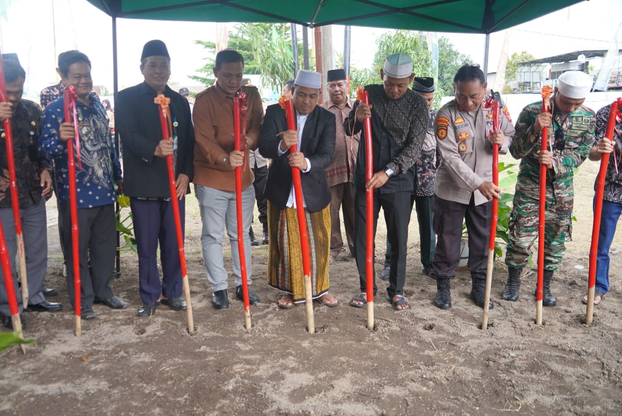 Sanuji Resmikan Yayasan Makam Balung Cilegon