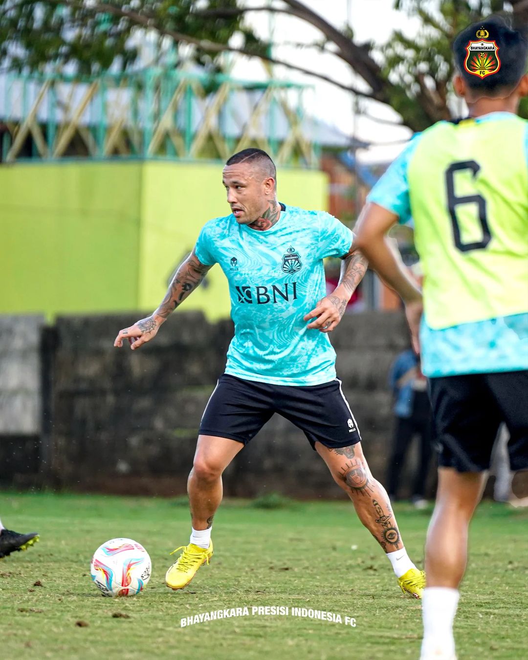 Masalah Kesehatan, Radja Nainggolan Batal Debut Saat Lawan PSM