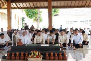 Wali Kota Robinsar Ajak Teladani Perjuangan Tb Aat Syafaat