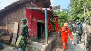 Kodim Cilegon Bedah Rumah Buruh Serabutan