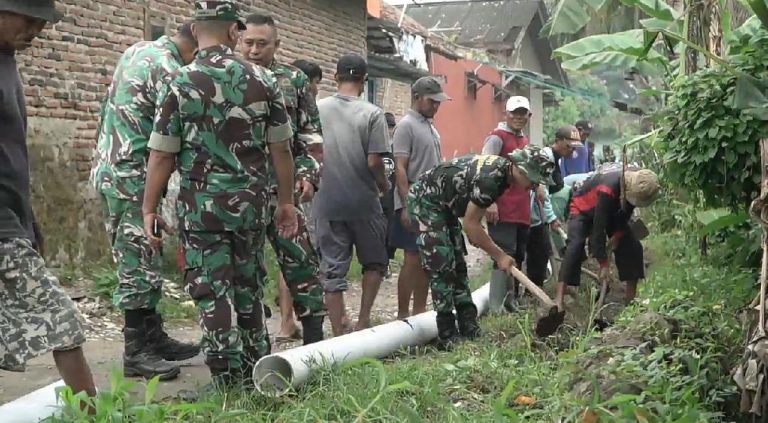 TMMD ke-128 Kodim 0623/Cilegon Bangun Pipanisasi 1 KM untuk Aliri 80 Hektare Sawah