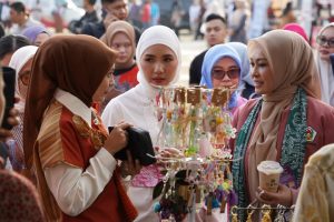 Gebyar Bakti Wanita Nusantara Semarakkan Alun-Alun Cilegon