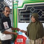Menyusuri Gang Sempit Ciwandan, PSI Cilegon Antar Sembako Langsung ke Pintu Rumah Lansia