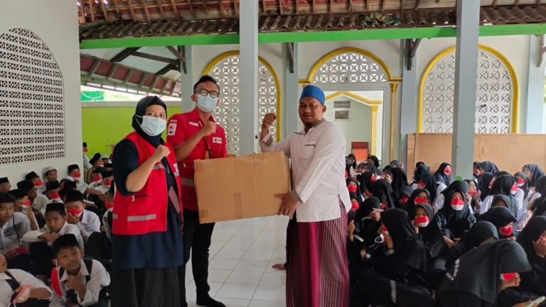 PMI Kota Cilegon Gelar Promkes dan Salurkan Dua Ribu Masker di Pondok Pesantren Al-Insan