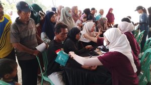 Ratusan Warga Anyer Manfaatkan Layanan Kesehatan Gratis Chandra Asri Group